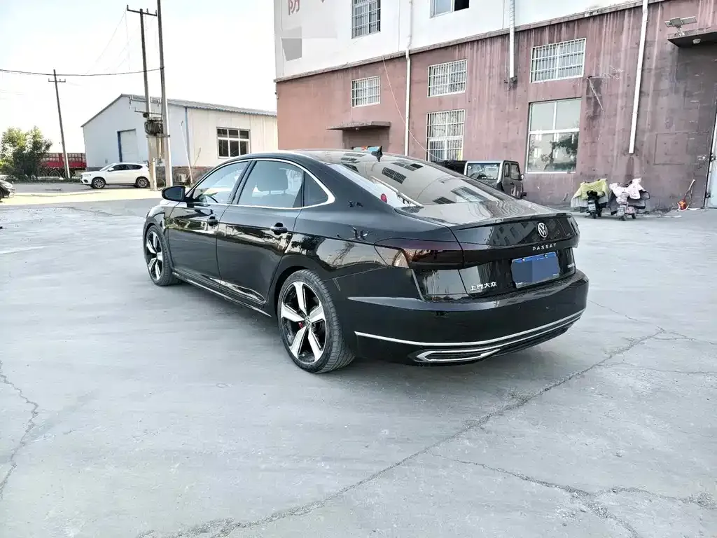 Volkswagen Passat — фото 9