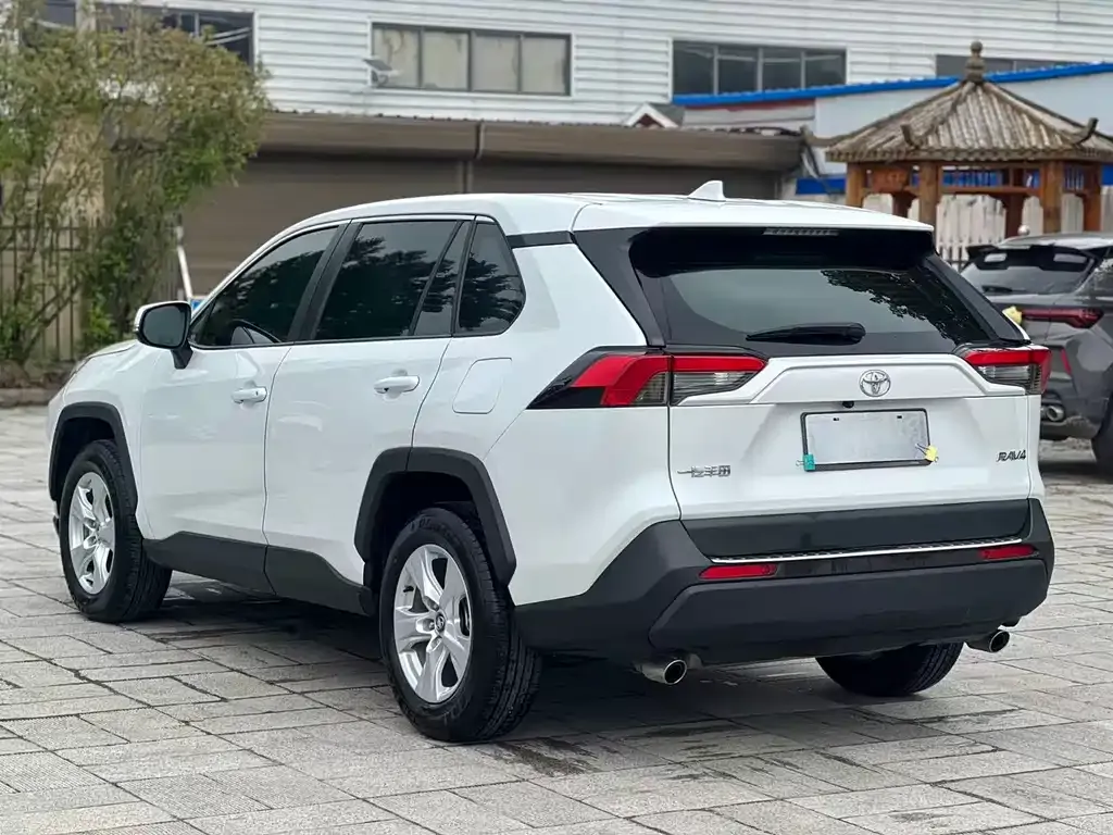 Toyota RAV4 2024 из CN, фото 9