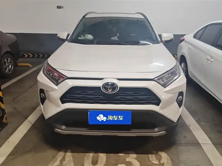 Toyota RAV4 — фото 3