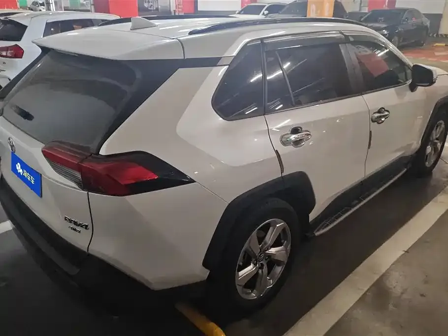 Toyota RAV4 — фото 2