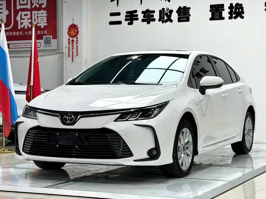 Toyota Corolla — фото 1