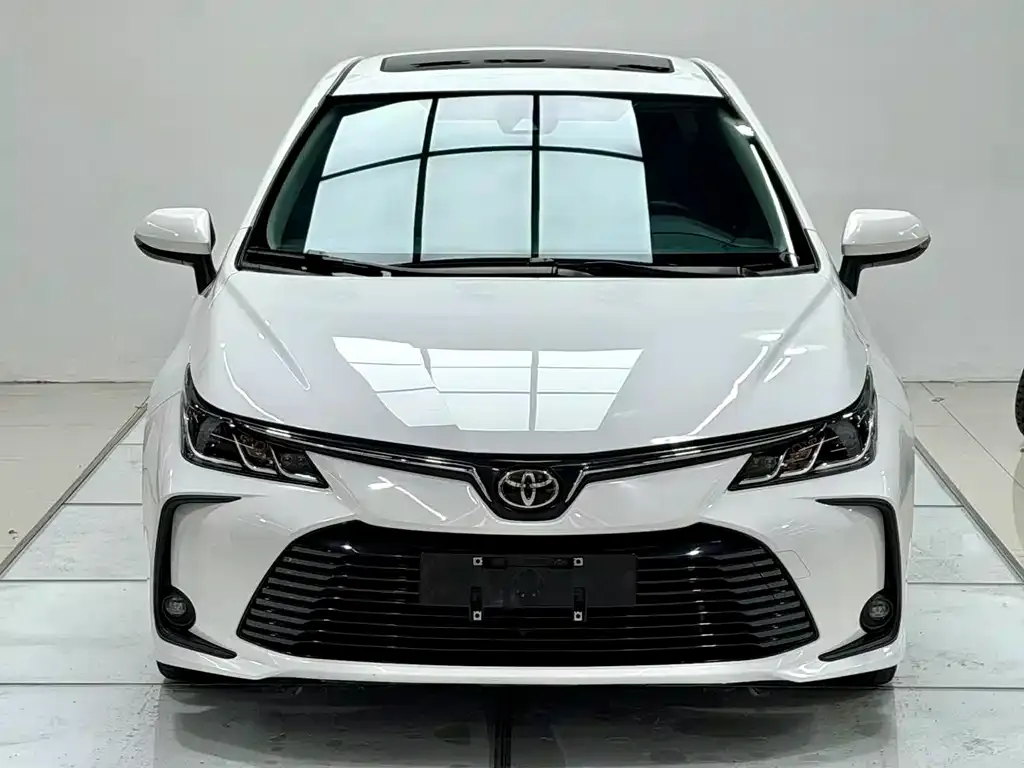 Toyota Corolla — фото 4