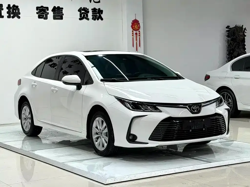 Toyota Corolla — фото 3