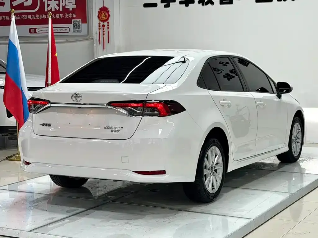 Toyota Corolla — фото 8
