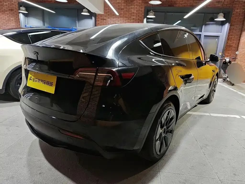 Tesla Model Y — фото 7