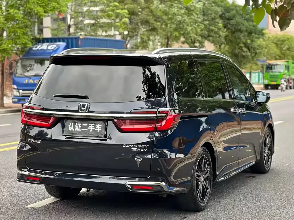 Honda Odyssey — фото 10