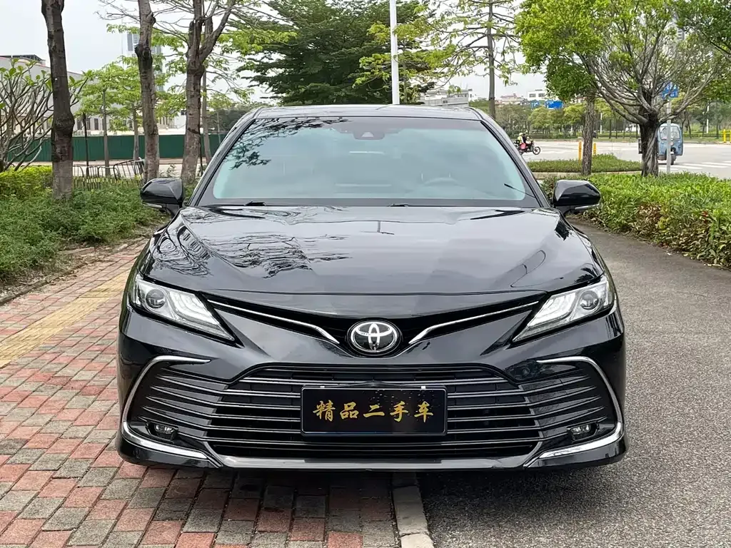 Toyota Camry — фото 10