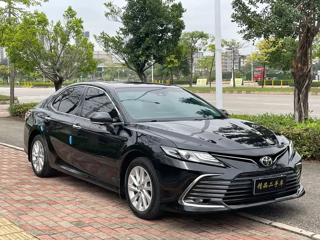 Toyota Camry — фото 8