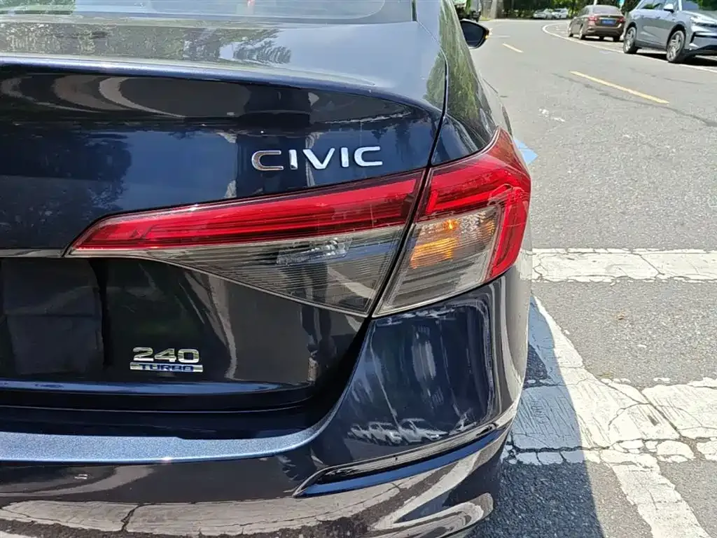 Honda Civic — фото 10