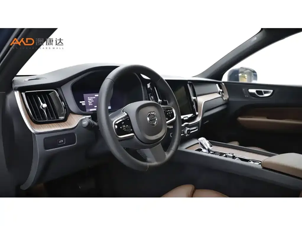 Volvo XC60 2024 из CN, фото 3