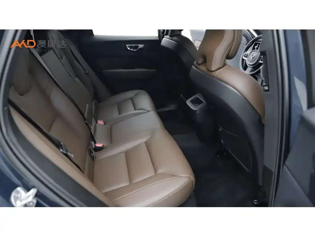 Volvo XC60 2024 из CN, фото 4