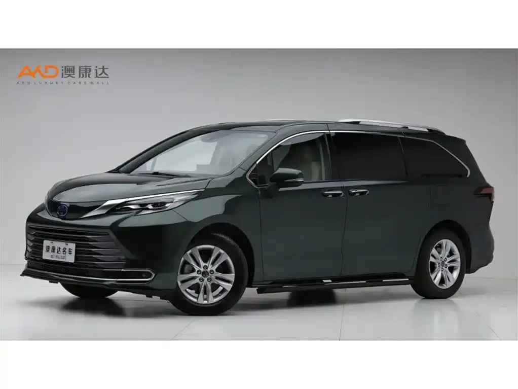 Toyota Sienna — фото 1