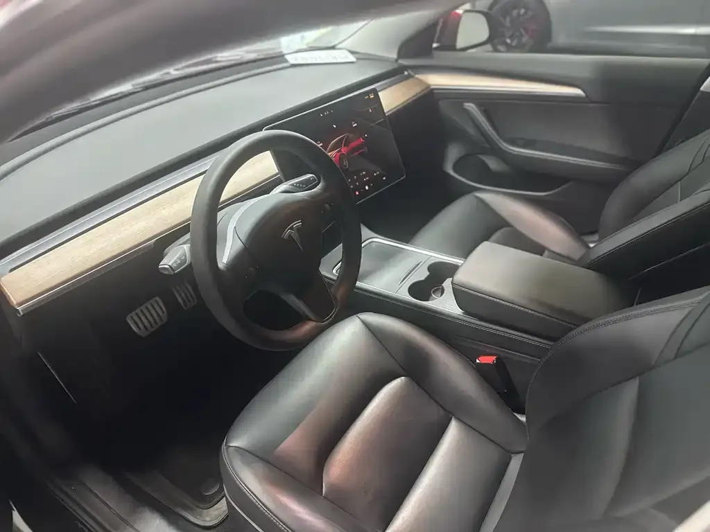 Tesla Model 3 — фото 4