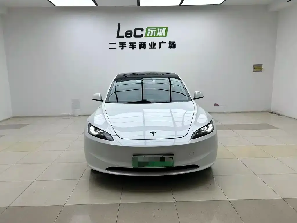Tesla Model 3 — фото 9