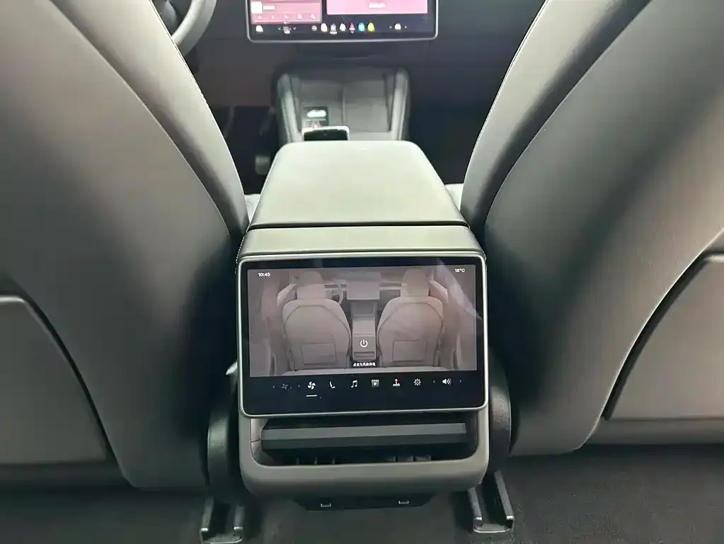 Tesla Model 3 — фото 10