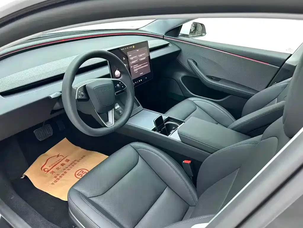 Tesla Model 3 — фото 4