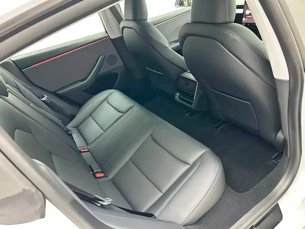Tesla Model 3 — фото 6