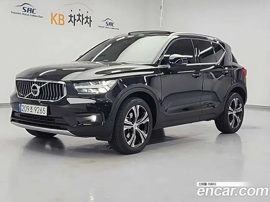 Volvo XC40 — фото 1