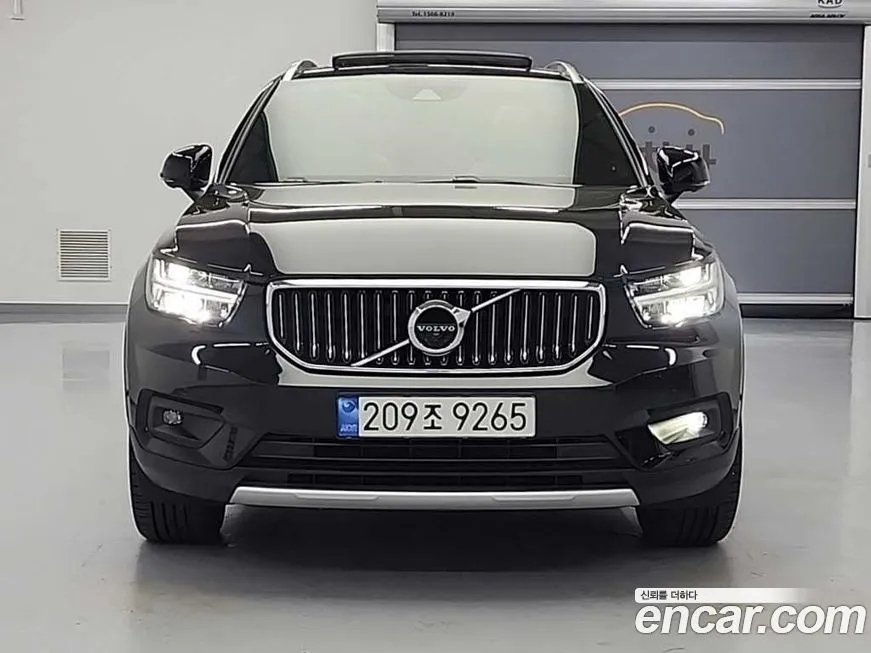 Volvo XC40 — фото 6
