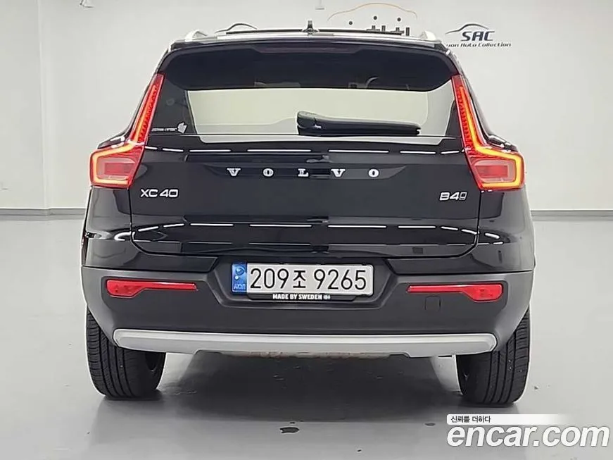 Volvo XC40 — фото 4