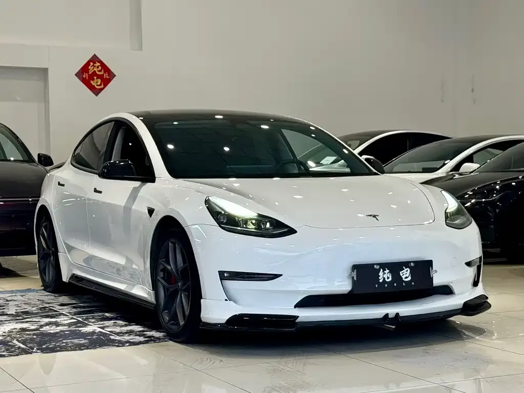 Tesla Model 3 — фото 7
