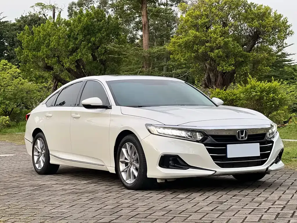 Honda Accord — фото 8