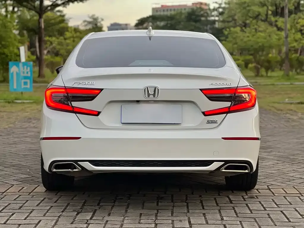 Honda Accord — фото 3