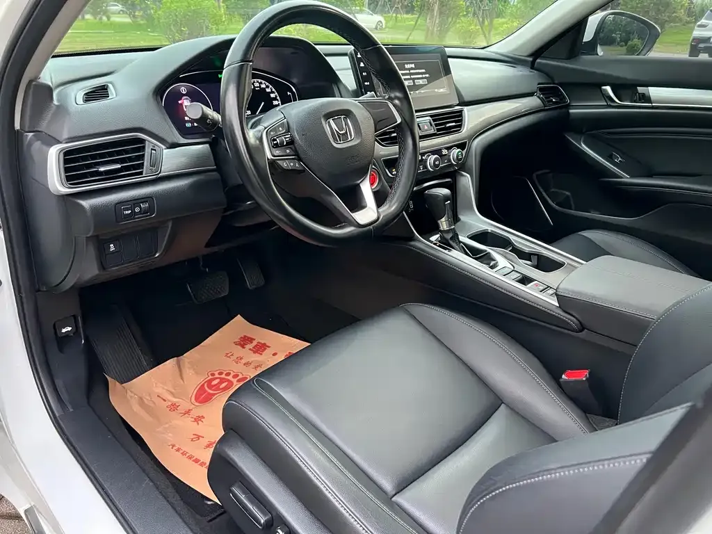 Honda Accord — фото 6