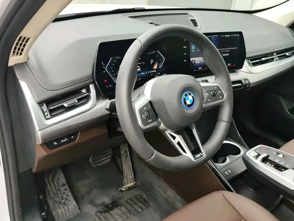 BMW iX1 2025 из CN, фото 7