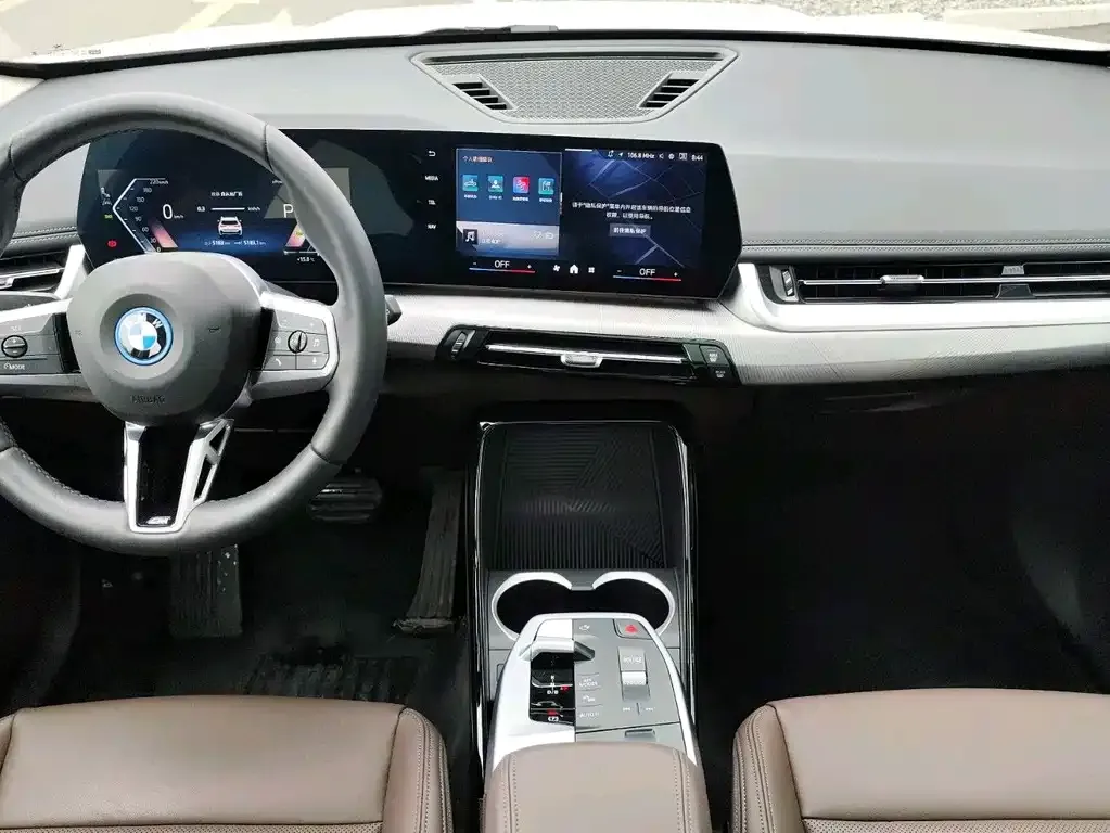BMW iX1 2025 из CN, фото 6