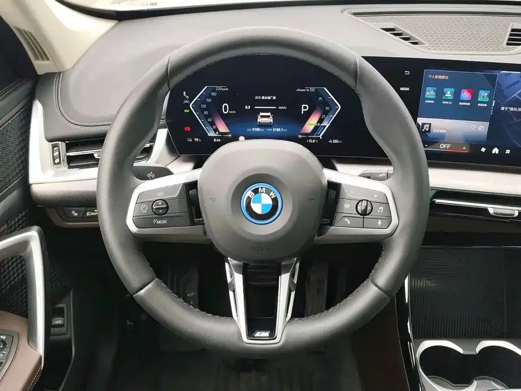 BMW iX1 2025 из CN, фото 5