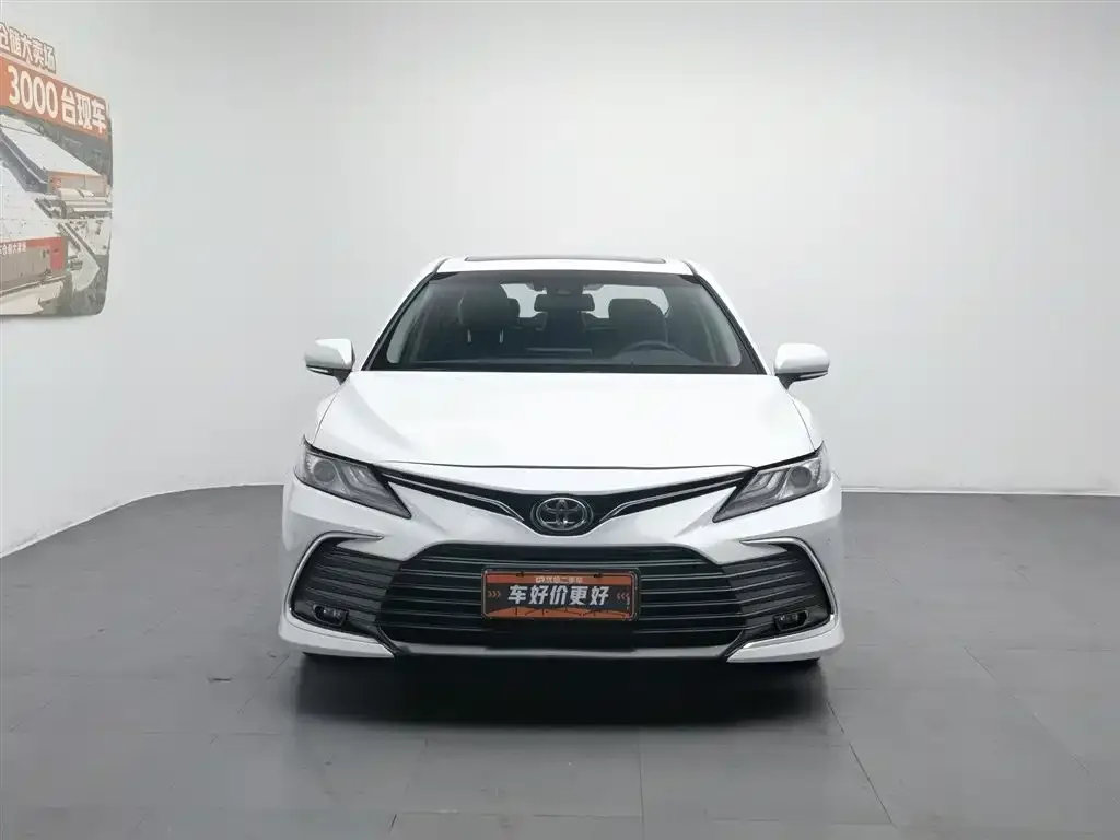 Toyota Camry — фото 8