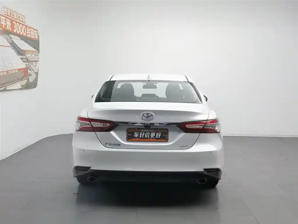 Toyota Camry — фото 7
