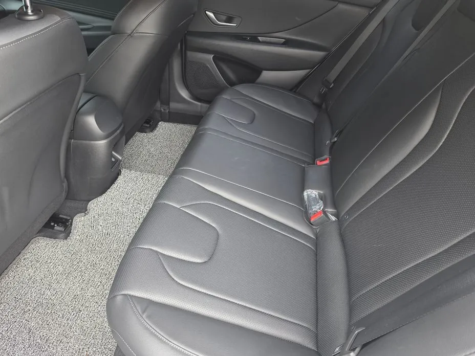 Hyundai AVANTE — фото 3