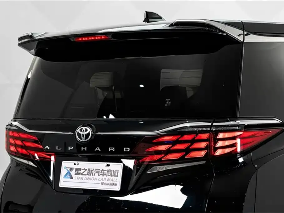 Toyota Alphard — фото 5