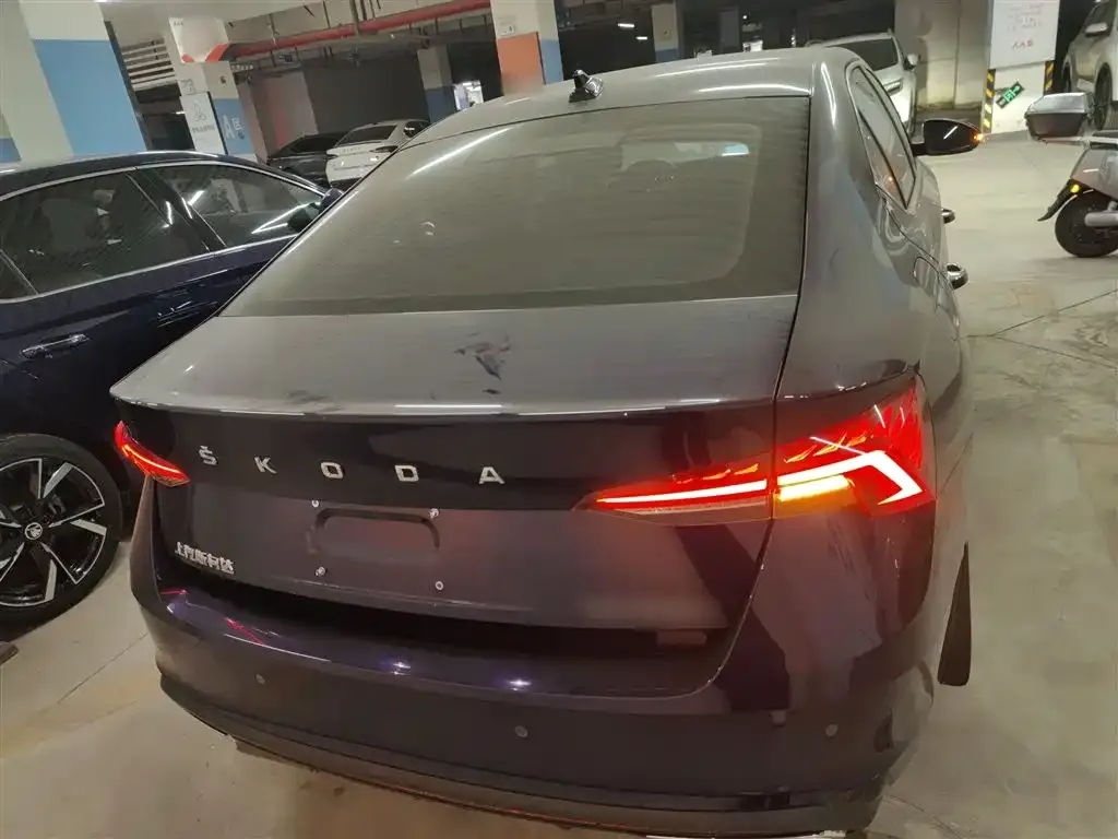 Skoda Octavia — фото 7