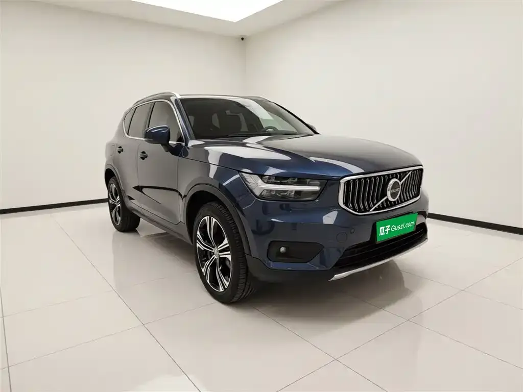 Volvo XC40 — фото 2