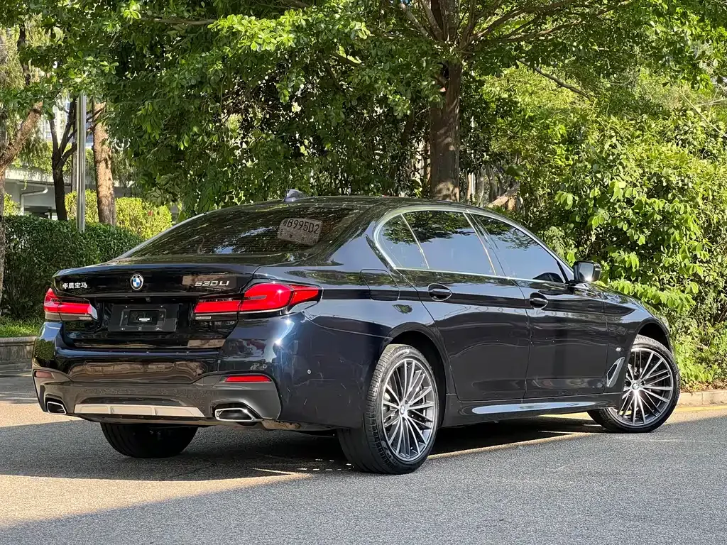 BMW 5 Series — фото 8