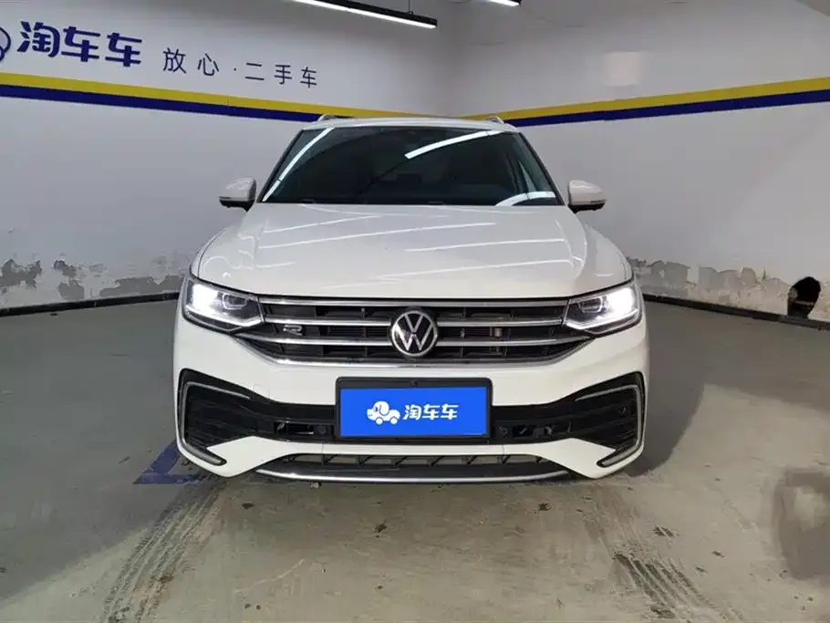 Volkswagen Tiguan L — фото 6