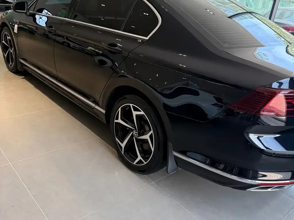 Volkswagen Magotan 2023 из CN, фото 2