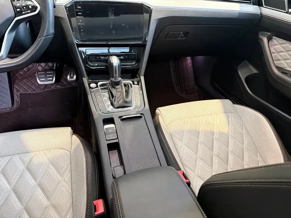 Volkswagen Magotan 2023 из CN, фото 9