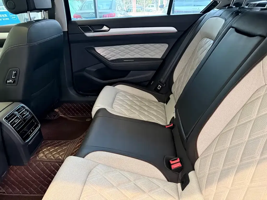 Volkswagen Magotan 2023 из CN, фото 6