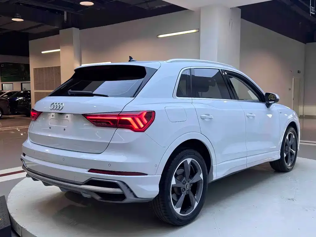Audi Q3 — фото 7