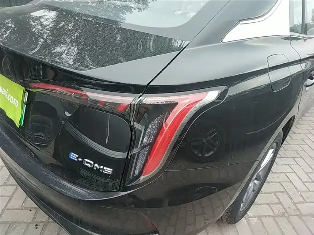 Hongqi E-QM5 — фото 8