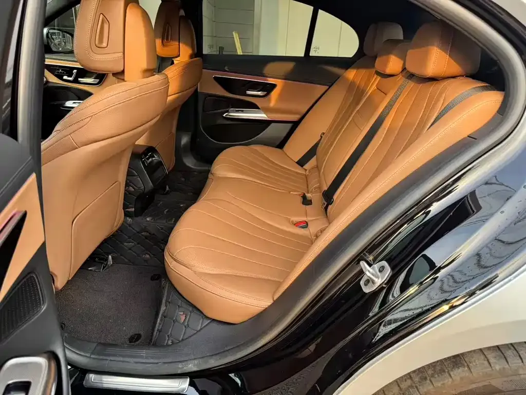 Mercedes-Benz E-Class (Import) — фото 2