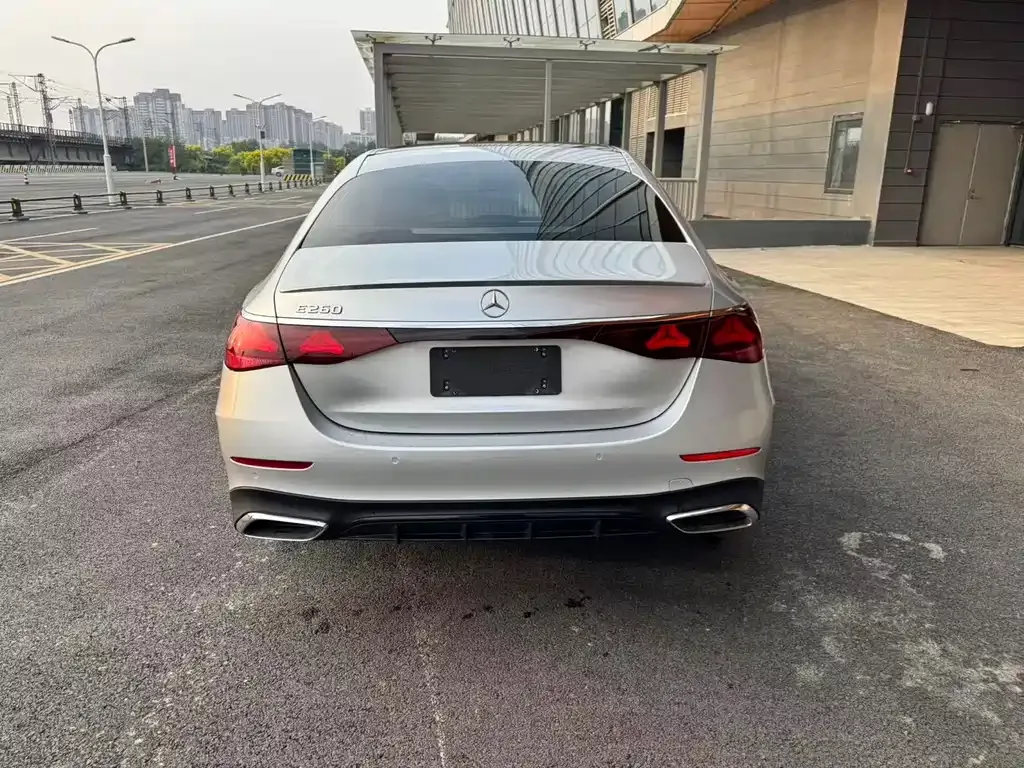 Mercedes-Benz E-Class (Import) — фото 4