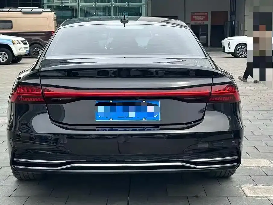 Audi A7L — фото 8
