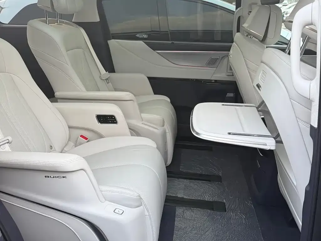 Buick GL8 Hybrid — фото 10