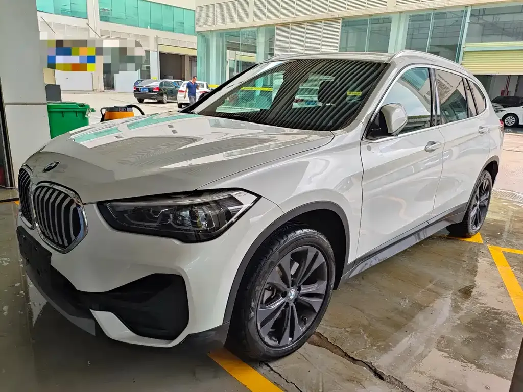 BMW X1 — фото 1
