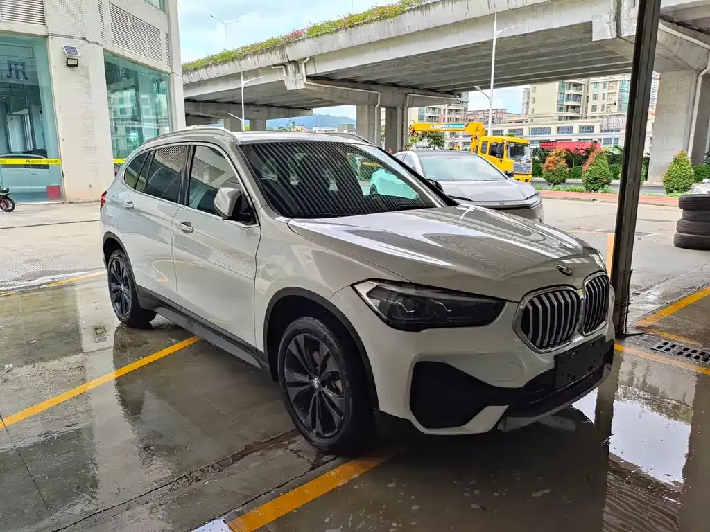 BMW X1 — фото 5
